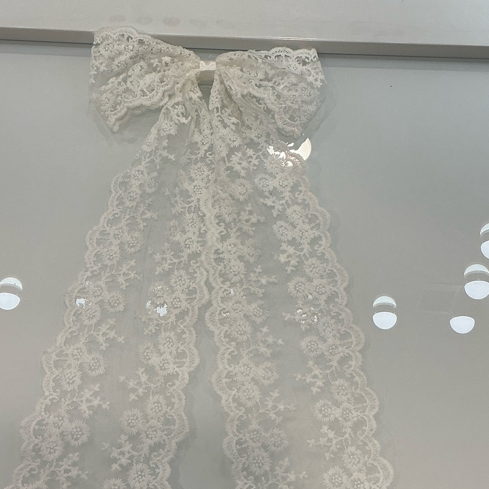 Forever 21 White Lace Hair Bow
